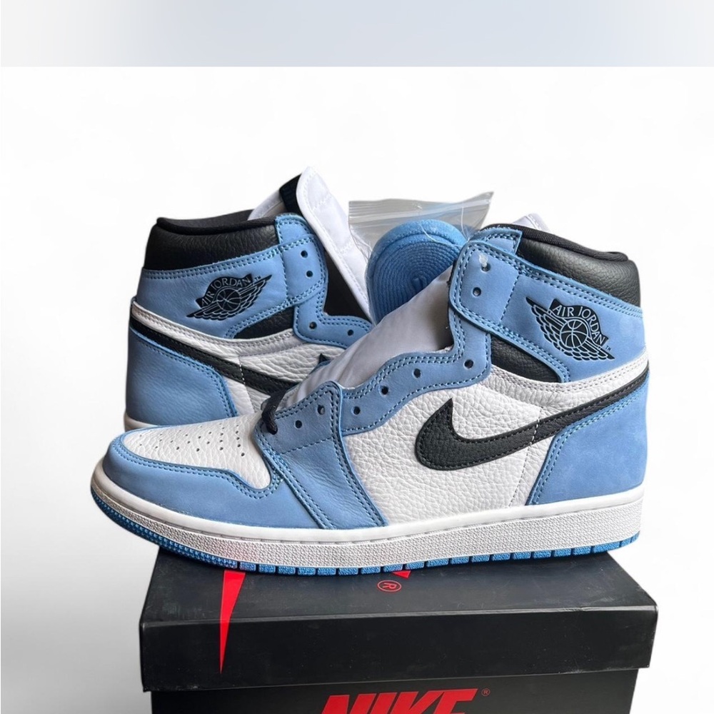 Nike Air Jordan 1 High OG in Blue and Black